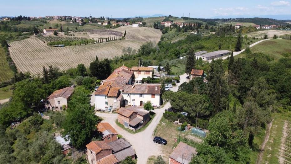 Апартаменты Poggio Al Sole Монтеспертоли Экстерьер фото